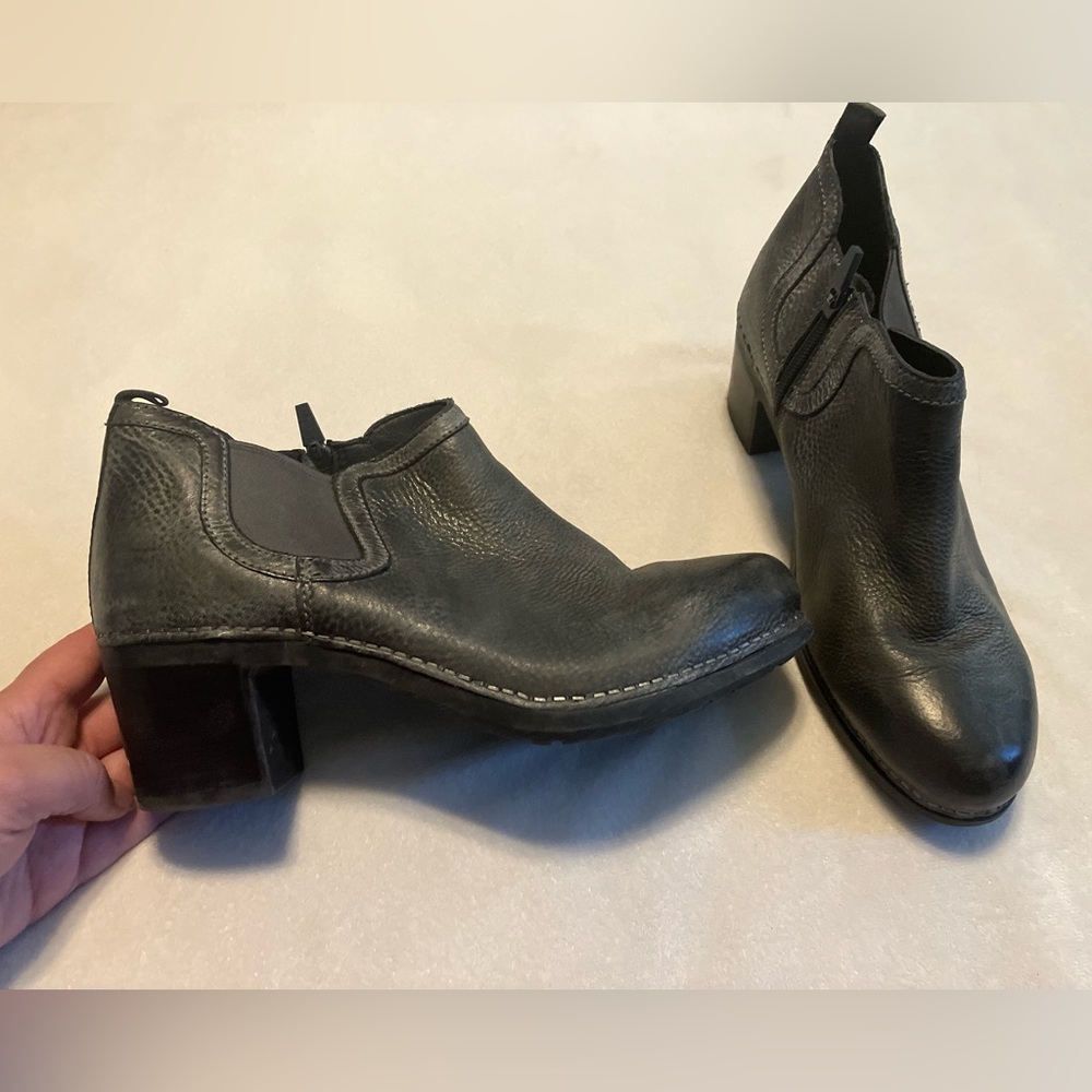 Dansko heeled shoes size 39 - Picture 1 of 6